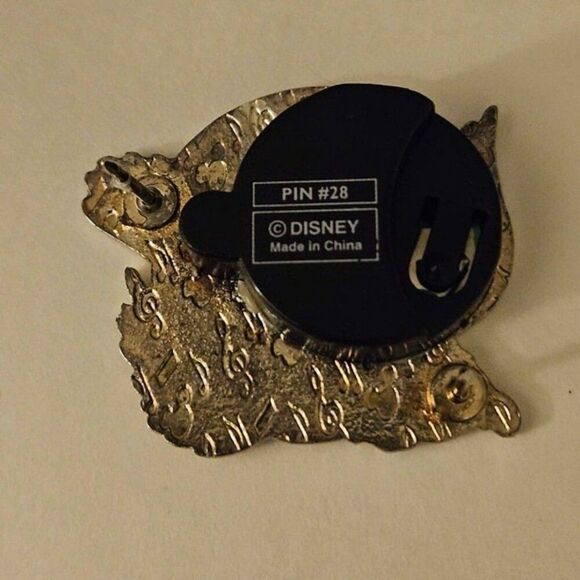 Disney Pin The Rescuers Orville Bianca Bernard Someone Is Waiting for You Light - Picture 6 of 9